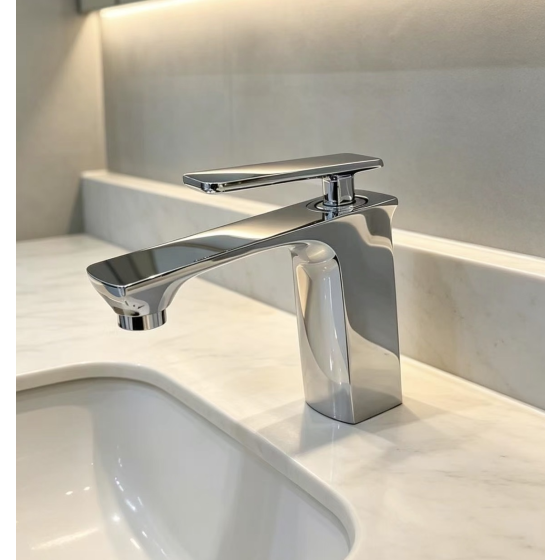 8005 chrome basin mixer,stock
