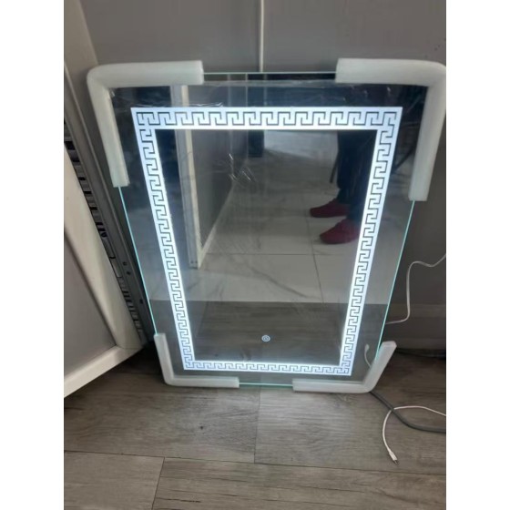 T124-NGN  80*60 cm led mirror white and 3 light  ,With back panel STOCK
